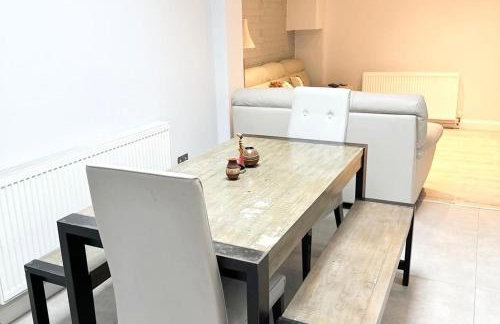 4 Bed House-Garden-Parking-15 min Elizabeth Line - Foto 35