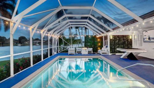 Stunning House with Beautiful Lake View - Photo 2, sunbed