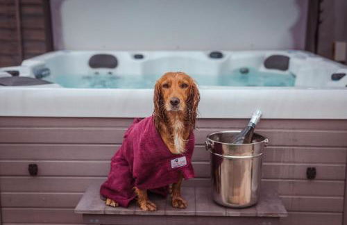 Cottage, Hot Tub, Open fire, Games Room, large Garden Sleeps 2-8 - Foto 26