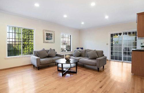 Spacious 4BR Spanish Villa In Hancock Park - Foto 13