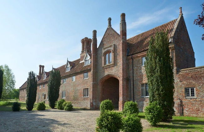 Lavish Tudor Hall Gardens - Sleeps 14 - Foto 52