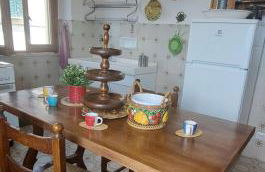 L'incanto del Trasimeno con giardino vista lago nel cuore di Castiglione - Foto 12