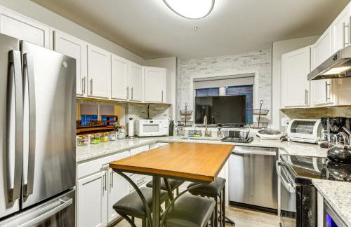 Elevator In-Unit 3-Story Condo Only 14 Mi to DC! - Foto 5