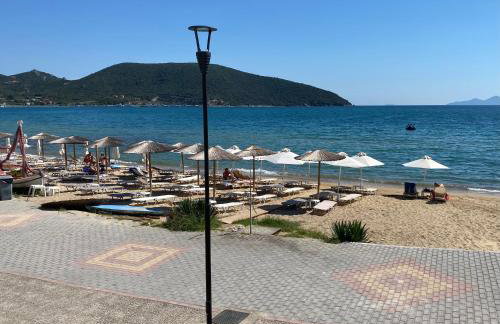 Seafront Apartment Nea Peramos - Photo 1