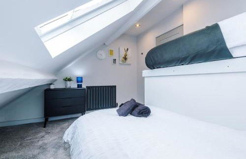 Incredible Home With Games Room, Sleeps 8, Parking Included, Perfect For Groups, Families, Contractors, Professionals - Photo 43