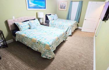 5 Mins from beach and has pool, hot tub, games, pet friendly - Foto 64