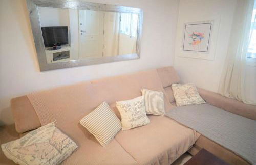 Spacious ground floor apartment overlooking the beautiful communal pool - Foto 28