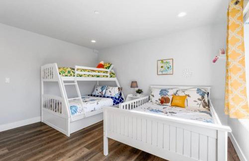 Modern Fortress w with 4 Decks AC in all rooms Gym - Foto 39