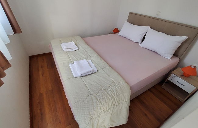 Apartment 4 Sleeps 4 Guests - Photo 7