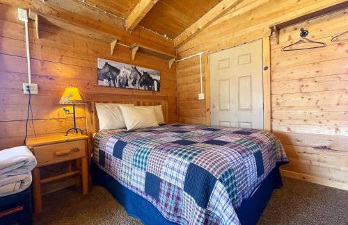 The Park Cabin at Mount Carmel Motel and RV Park - Foto 4