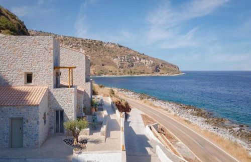 Yerma Suites Limeni - Photo 20