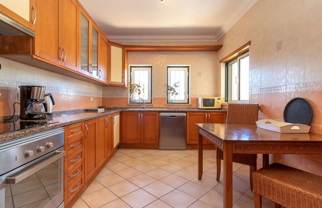 Luxury Villa in Albufeira With Heated Private Pool - Foto 13