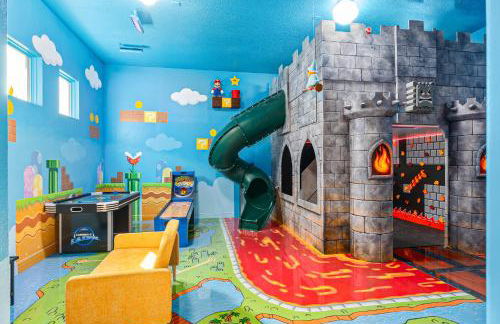 Luxury Resort Family Home Professionally Furnished Ultra Comfortable beds Epic Mario Game Room Themed Bedrooms Heated Pool and Spa Outdoor Grill Golf Course View - Foto 15