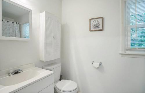 Centrally Located 4BD Home BBQ Downtown Nearby - Foto 7