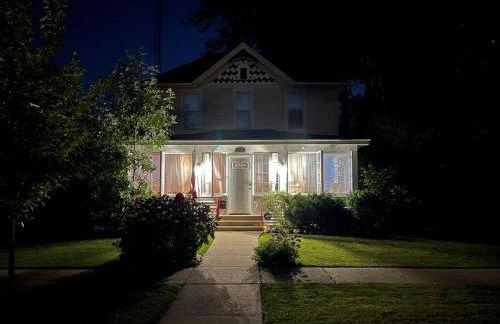 515Escape - Near downtown, private backyard, firepit, bbq, fun! - Foto 32