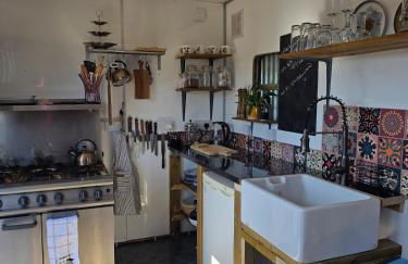 Miss Francis Horse Wagon Sleeps up to 5 - Foto 25