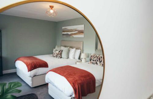 BIG discounts this week only Free Parking WiFi - Photo 12