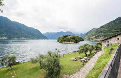 GuestHost - Lake Como Studio with Balcony & Parking! - Foto 4
