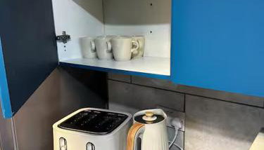 Luxurious Three-Bedroom Family Home with Free Parking - Foto 3, toaster