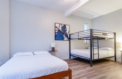 Luxury Downtown Penthouse with Private Rooftop - Foto 17