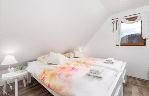 Gorgeous Home In Gospic - Photo 27