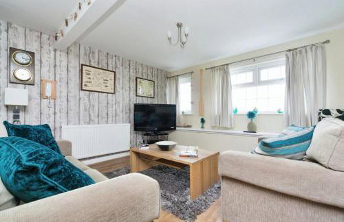 The Penthouse at Beach Court - Photo 3