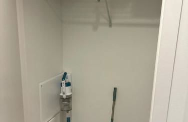 Upscale 2BR Condo with Gym & Parking near MGH & TUFTS - Foto 12