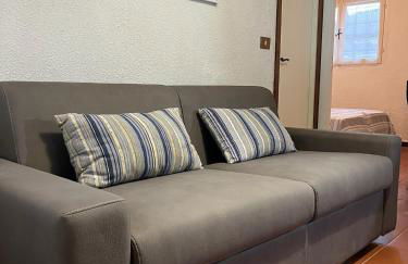 Beachfront Villa Sea & Garden - 2BR - AC - WiFi - BBQ - Parking - Pet Friendly - Foto 9