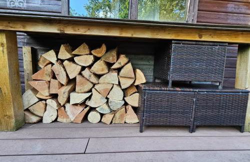 The Woodland Lodge - Wood Fired Hot Tub and Firepit - Foto 10