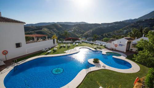 Penthouse 17A, Frigiliana 2 bedroom, Pool, Large Terrace and Amazing views in the center of Frigiliana HansOnHoliday Rentals - Photo 3