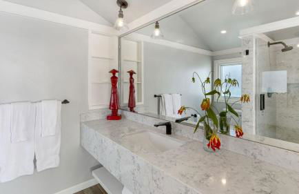 Unbeatable Beachfront Bliss w/ Ocean Views, Luxe Interiors & Patio Beach Road - Foto 40