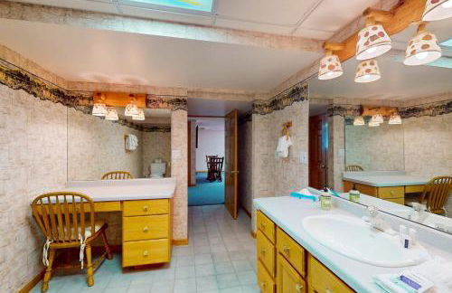 The 19th Hole Lakeside - Photo 34