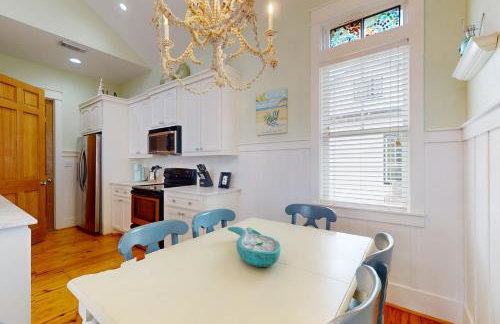 Retreat Steps to Beach Large Deck Family Fun - Foto 8