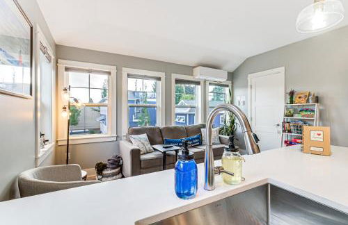 Walk to Dtwn Charlevoix Condo with Fireplace - Foto 12