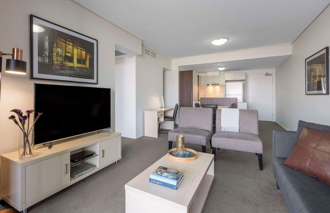 Oaks Brisbane Aurora Suites - Photo 11