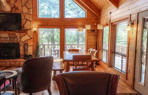 The Lodge Large Cabin, 17 Acres, Playground, Forest Access - Foto 9