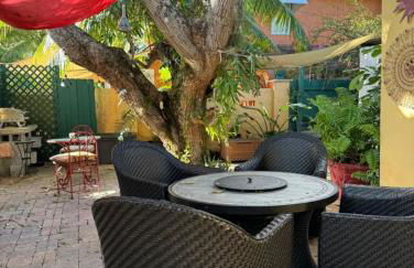 Tango Mango House with Private Hot Tub - Foto 2