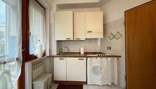 Luminoso bilocale, comfort a 300 m dal mare - Foto 4