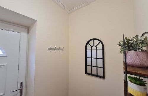 Perfect Location 2 BR serviced apartment Nr Bike Park Wales & Brecon Beacons - Photo 7