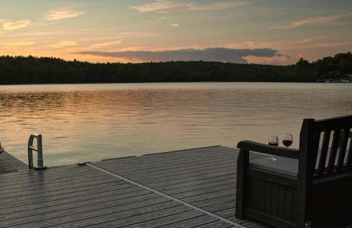 Lakeside Lodge with Studio Apartment - Foto 22