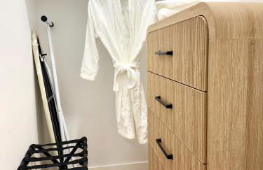 The Signature Modern Flat - Photo 14