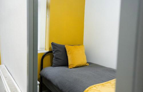 Comfy 4 Bed House near Notts City Centre - FREE Parking - Foto 76
