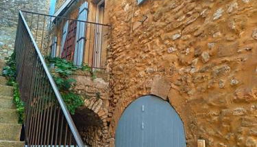 Grande maison en pierre au coeur du village provençal du XIe siecle 10 personnes - Foto 3