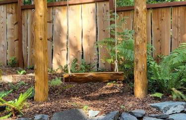 Knotty Shack- Unique Tiny Log Cabin with Hot Tub - Foto 12