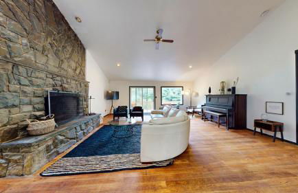 The Stone Mason - Large Modern Home on 5 Acres - 2 Hrs from NYC - Foto 9