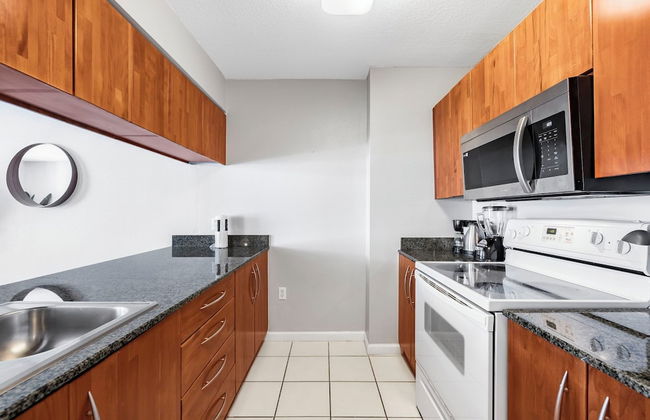 Sky High 31st Floor Condo W Parking - Foto 64