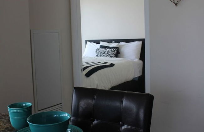 Deluxe Corner Suite - By Elite Suites - Photo 5