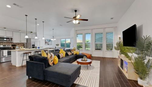 New Modern Bohemian Home Minutes from Epic Waters Indoor Park, Andretti Indoor Karting & Games, AT&T Stadium, Globe Life, Six Flags, Texas Life - Foto 3