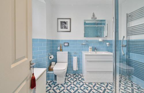 The Town House at Muntham- Luxury Holiday Home with Hot Tub - Photo 58