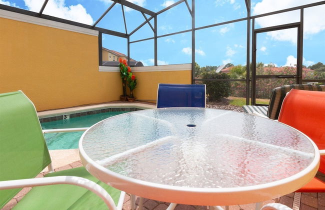 Private Screened Splash Pool Overlooking Tranquil Lake Right Beside Disney World by Florida Dream Homes - Foto 14